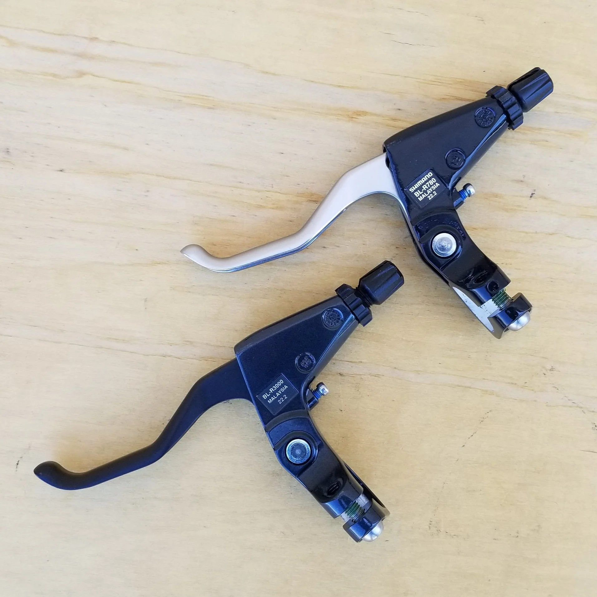 Brake Levers (pair) - Mountain, Shimano. Adaptable to any style of rim brake. - Image 6